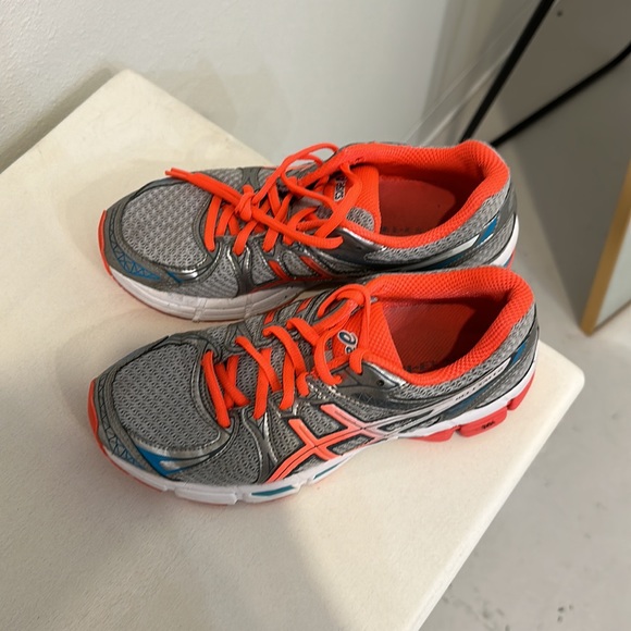 ASICS size 7 - Picture 3 of 3